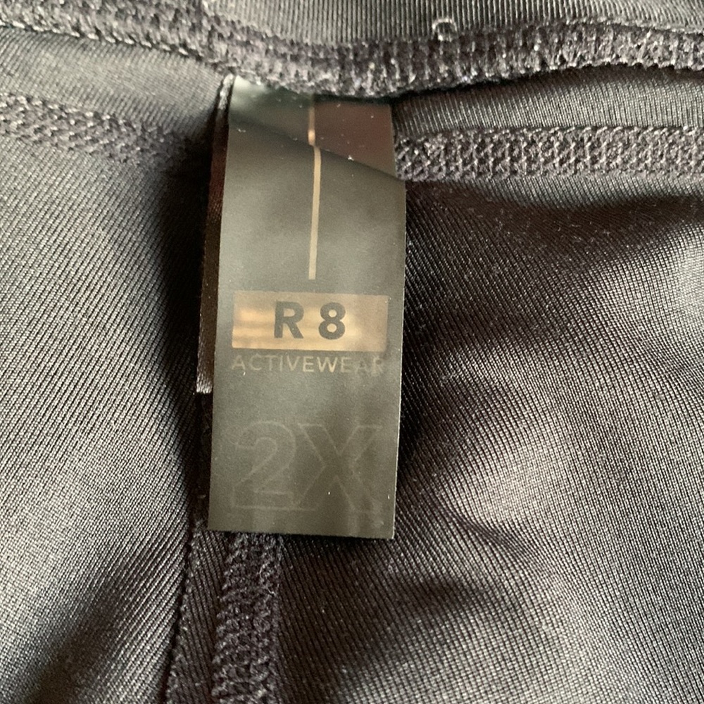 R8 - Picture 5 of 5